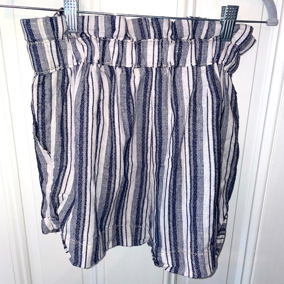 High Rise Ruffled Linen Striped Shorts - Picture 2 of 4